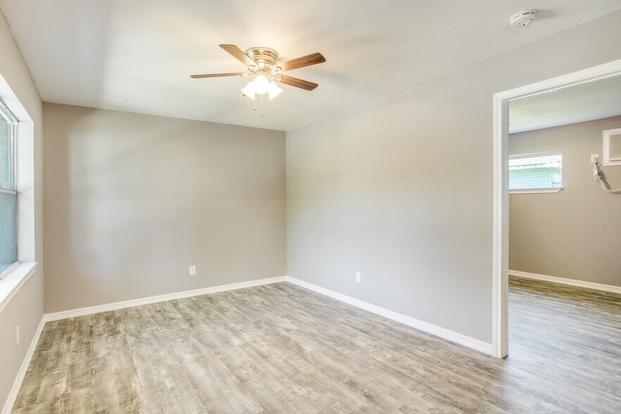 More Photos Of 4914 Kashmere St, Houston Apartments For Sale