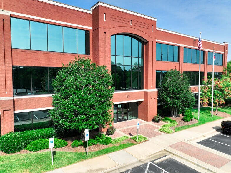 More Photos Of 1511 Sunday Dr, Raleigh Office For Lease