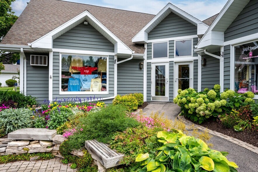 Primary Photo Of 7828 State Highway 42, Egg Harbor General Retail For Sale