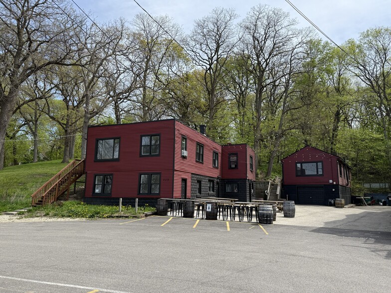 Primary Photo Of 117 Nippersink Rd, Fox Lake Apartments For Sale