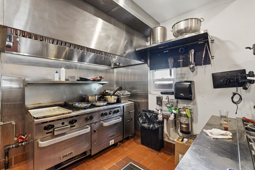 More Photos Of 217 W Hopkins St, San Marcos Restaurant For Sale
