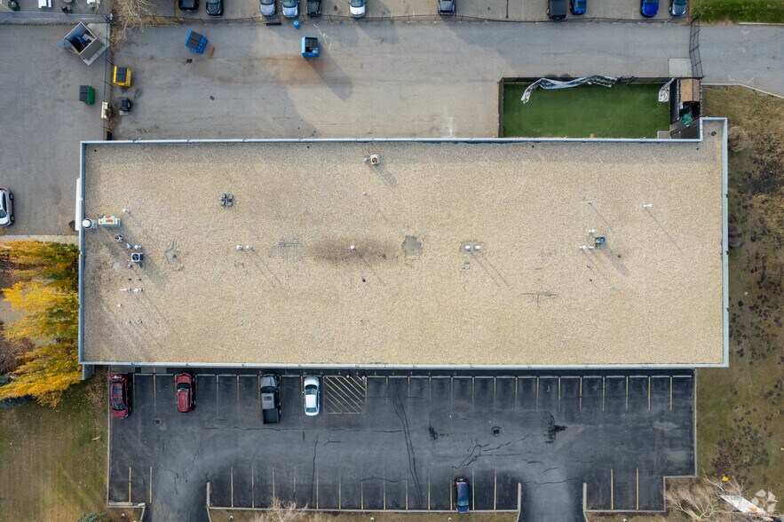 More Photos Of 7070 11th St SE, Calgary Freestanding For Lease