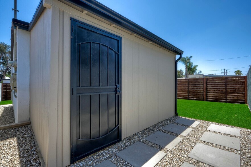 More Photos Of 1045 Main St, Ramona Freestanding For Sale