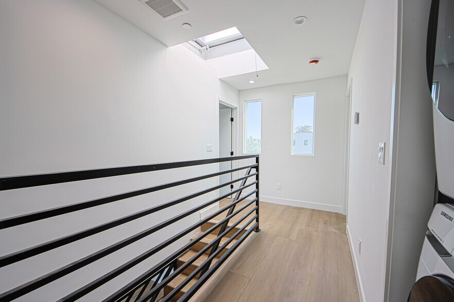 More Photos Of 1636 Longwood Ave, Los Angeles Apartments For Sale