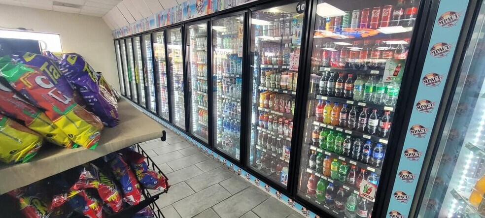 More Photos Of 939 S Alamo Rd, Alamo Convenience Store For Sale
