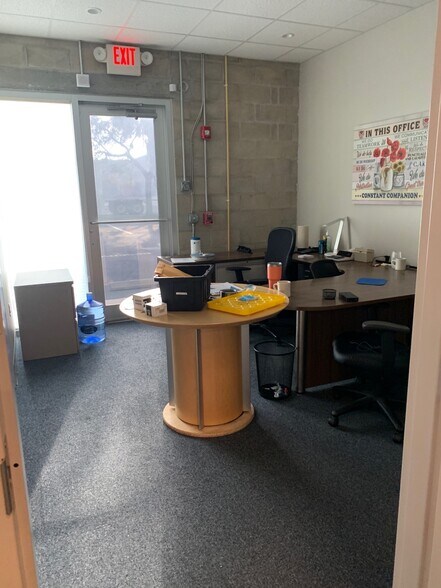 More Photos Of 7519 Pennsylvania Ave, Sarasota Office For Lease