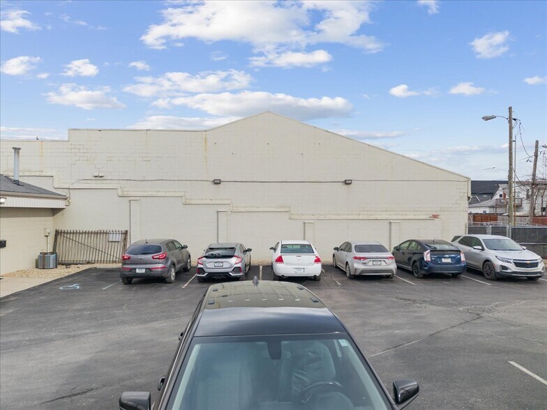 More Photos Of 1415 Shelby St, Indianapolis Office For Sale