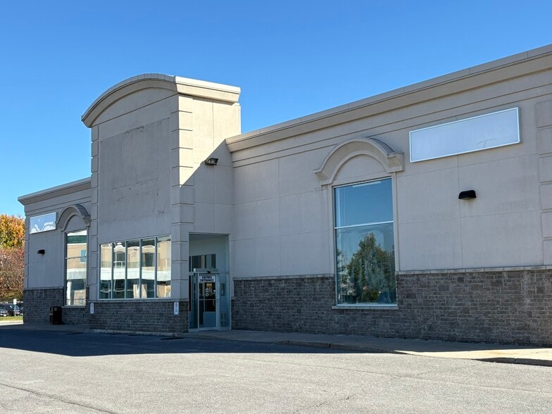 More Photos Of 2747 Chamberland St, Clarence-Rockland Freestanding For Sale