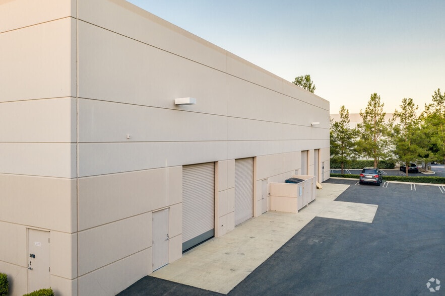 More Photos Of 50 Tesla, Irvine Light Manufacturing For Lease