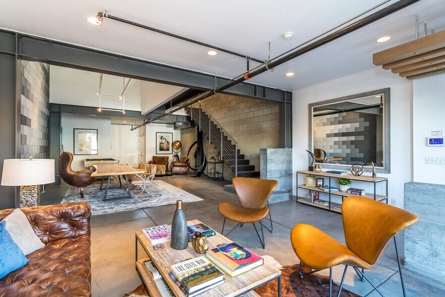 More Photos Of 1212 Abbot Kinney Blvd, Venice Loft Creative Space For Sale