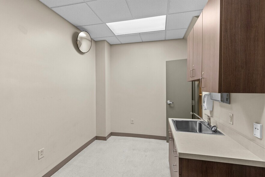 More Photos Of 75-35 S Mcbee Ave, Greenville Storefront Retail Office For Lease