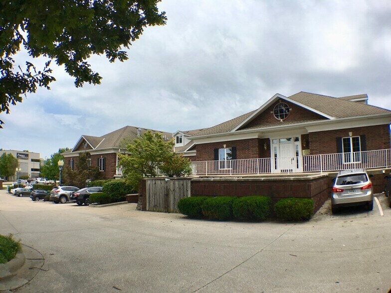 More Photos Of 1370 E Primrose St, Springfield Office For Sale