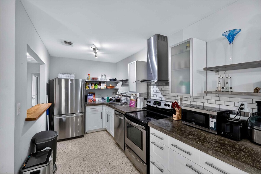 More Photos Of 8640 NE 2nd Ave, El Portal Office Residential For Sale