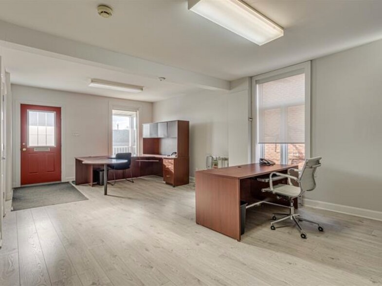 More Photos Of 95-97 Saint-Sylvestre Rue, Longueuil Storefront Retail Residential For Sale