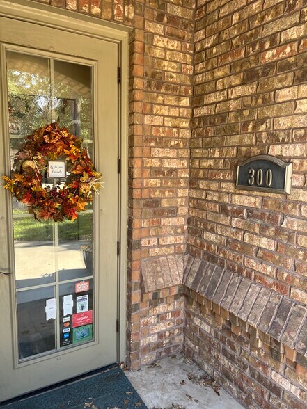 More Photos Of 2800 William D Tate Ave, Grapevine Medical For Lease