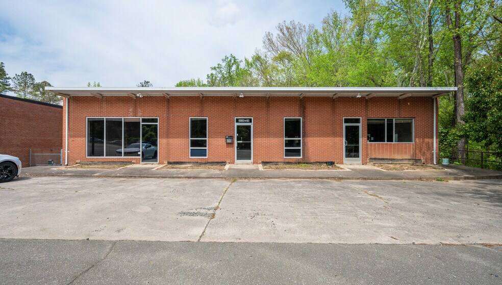 More Photos Of 2534 Durham Chapel Hill Blvd, Durham General Retail For Lease