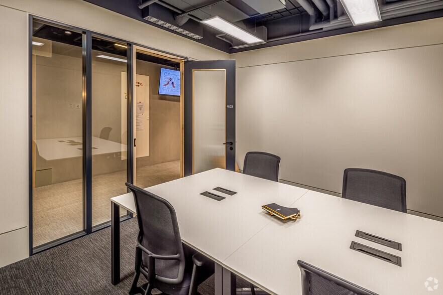 More Photos Of 20 Farringdon St, London Coworking Space