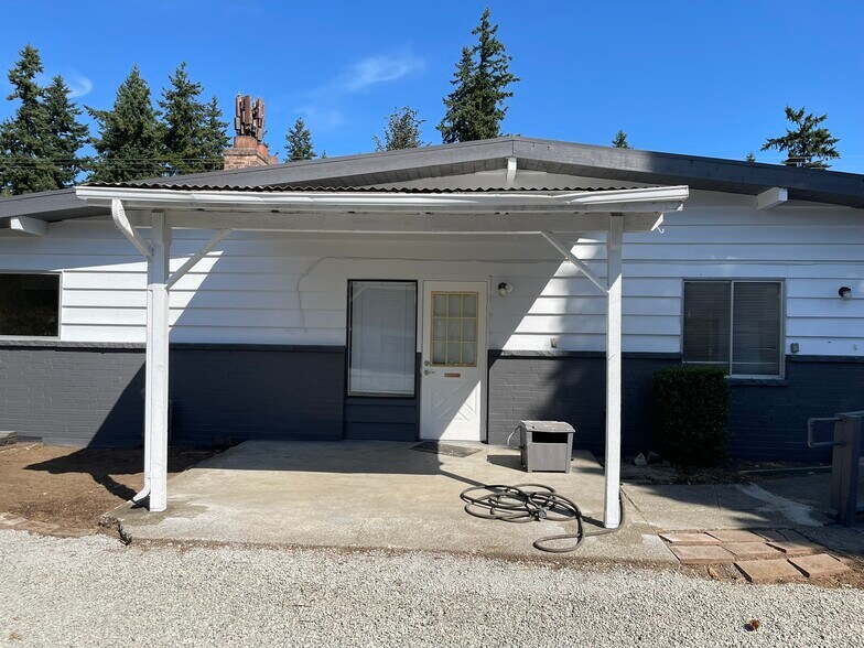 More Photos Of 23920 Bothell Everett Hwy, Bothell General Retail For Lease