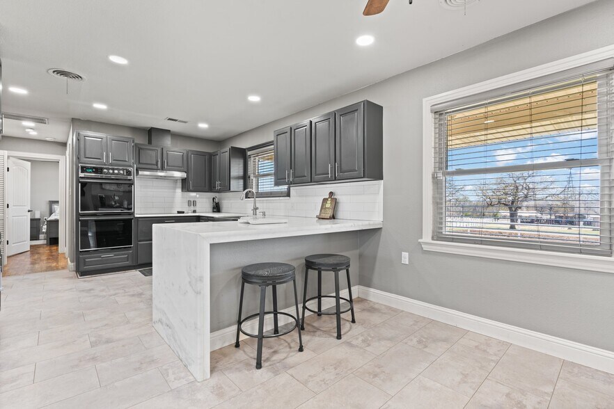 More Photos Of 1641 E Henderson St, Cleburne Land For Sale