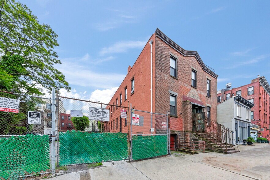 More Photos Of 148 India St, Brooklyn Warehouse For Lease