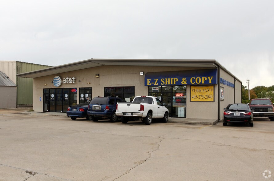 More Photos Of 1526 N Harrison St, Shawnee Freestanding For Lease