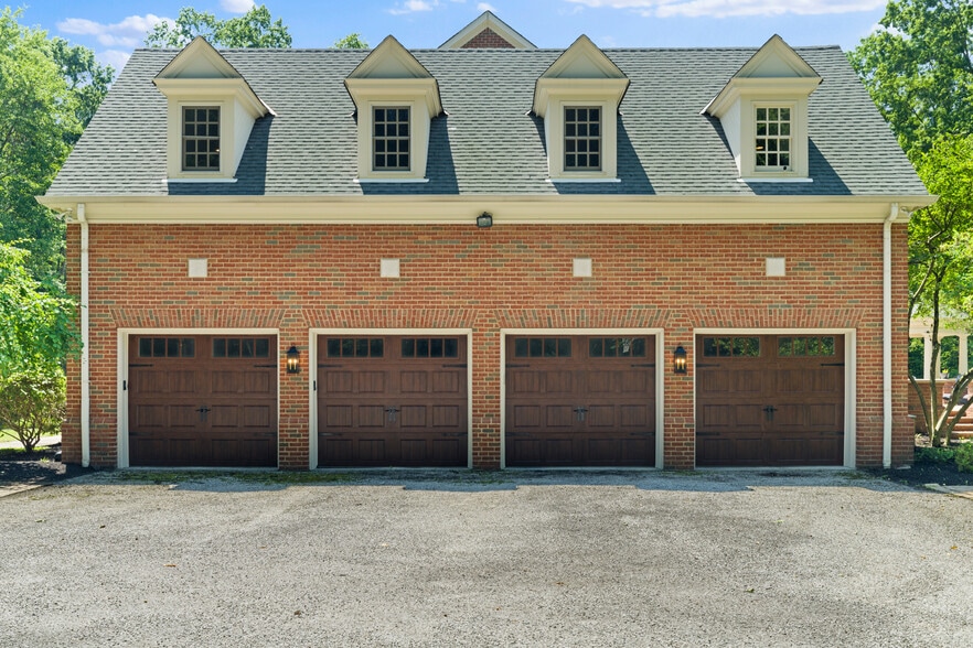 More Photos Of 5455 Plantation Rd, Sunbury Lodge Meeting Hall For Sale