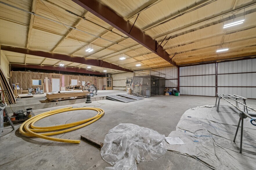 More Photos Of 1422 E Fairview Ave, Nowata Industrial For Sale