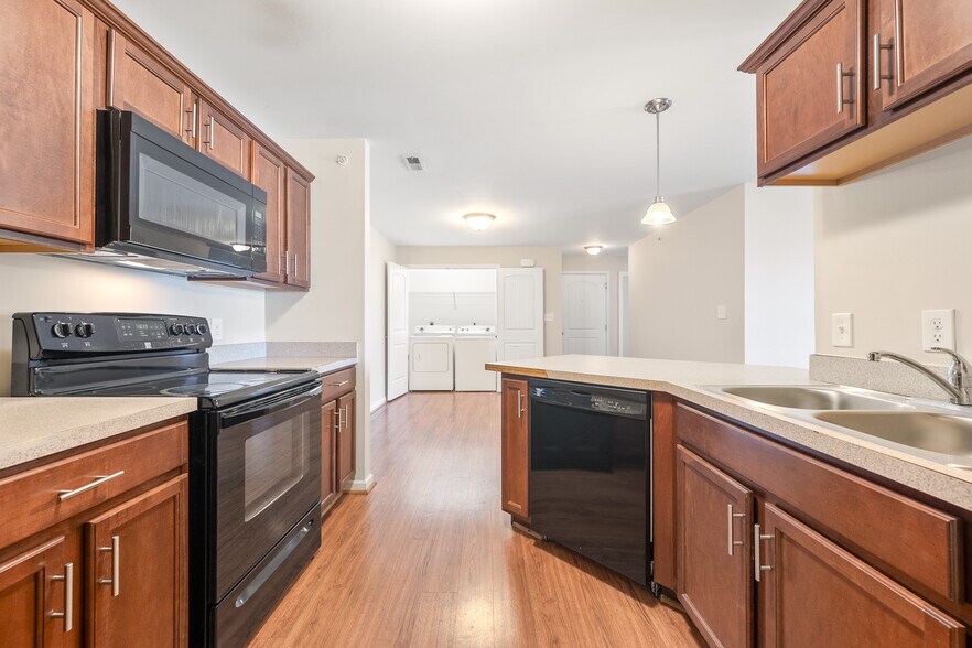 More Photos Of 301 Rotunda St, Lynchburg Apartments For Sale