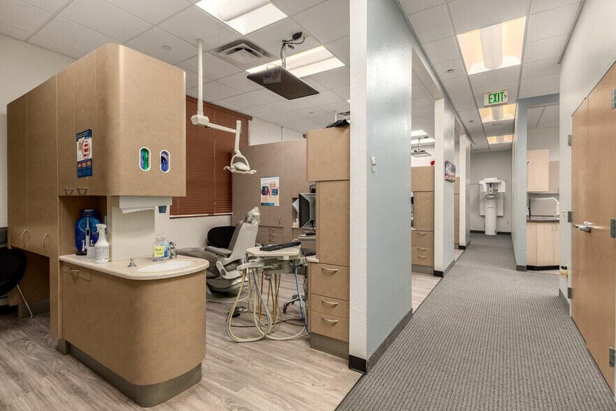 More Photos Of 1355 S Higley Rd, Gilbert Medical For Lease