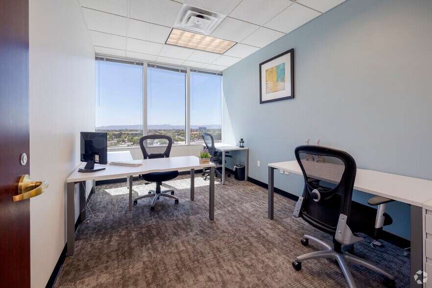 More Photos Of 2415 E Camelback Rd, Phoenix Coworking Space