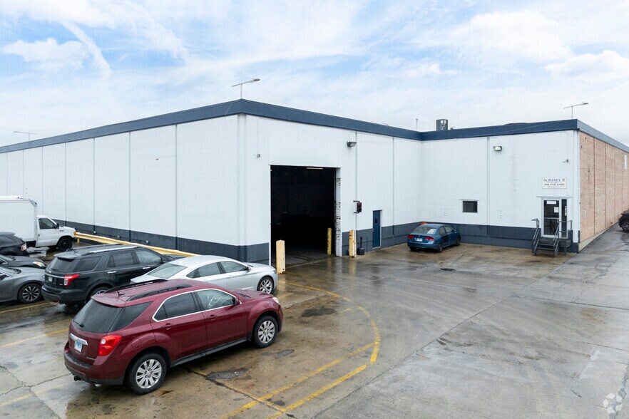 More Photos Of 2600 S 25th Ave, Broadview Warehouse For Lease