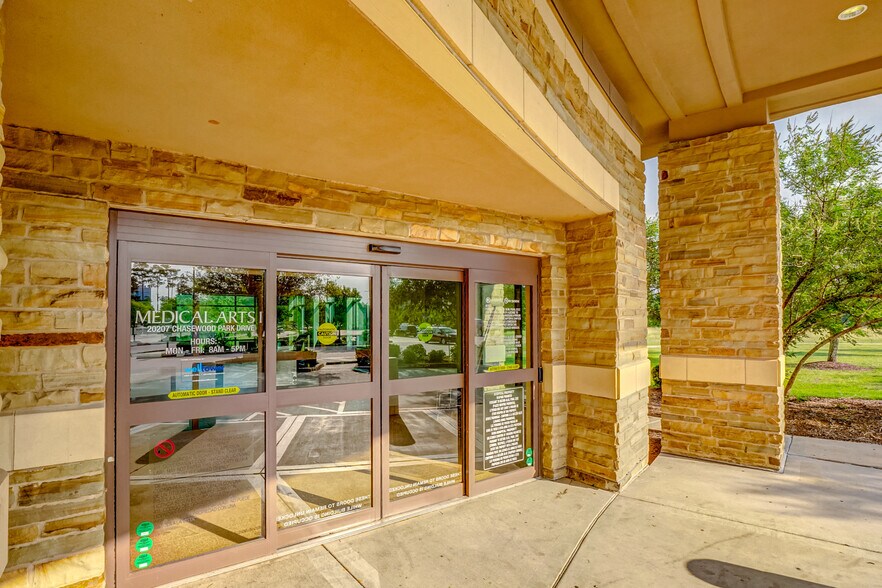 More Photos Of 20207 Chasewood Park Dr, Houston Medical For Lease