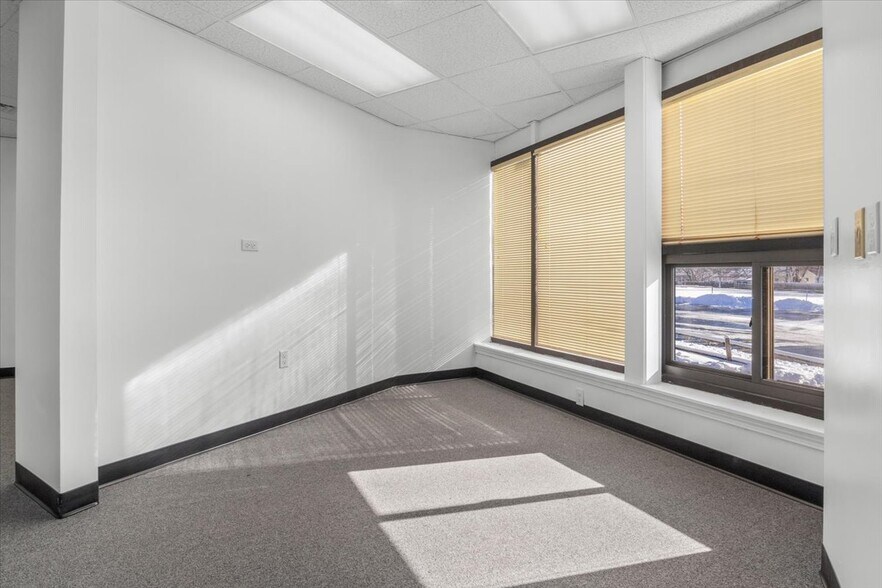 More Photos Of 478 Torrey St, Brockton Medical For Sale