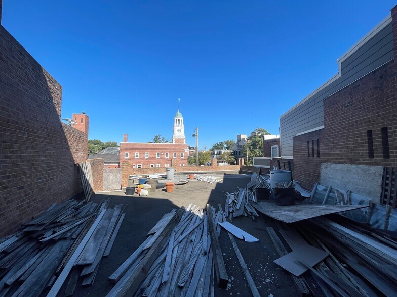 More Photos Of 513 Poplar St, Cambridge Storefront Retail Residential For Sale