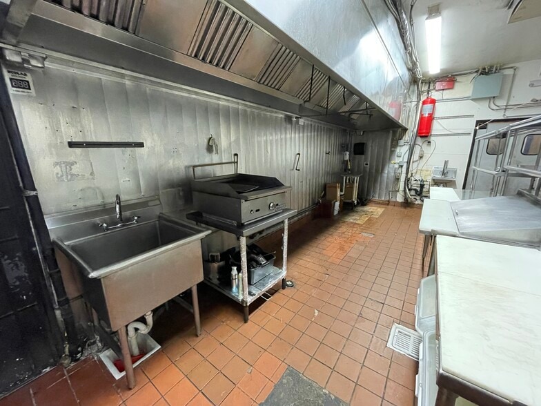 More Photos Of 5933-43 El Cajon Blvd, San Diego Storefront Retail Office For Sale