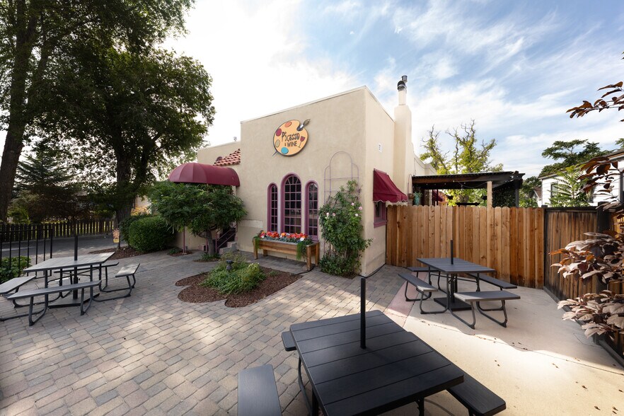 More Photos Of 146 Vassar St, Reno Freestanding For Sale