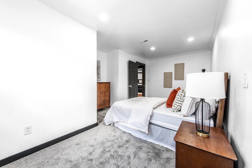 More Photos Of 120 Danielson Pike, Foster Freestanding For Sale