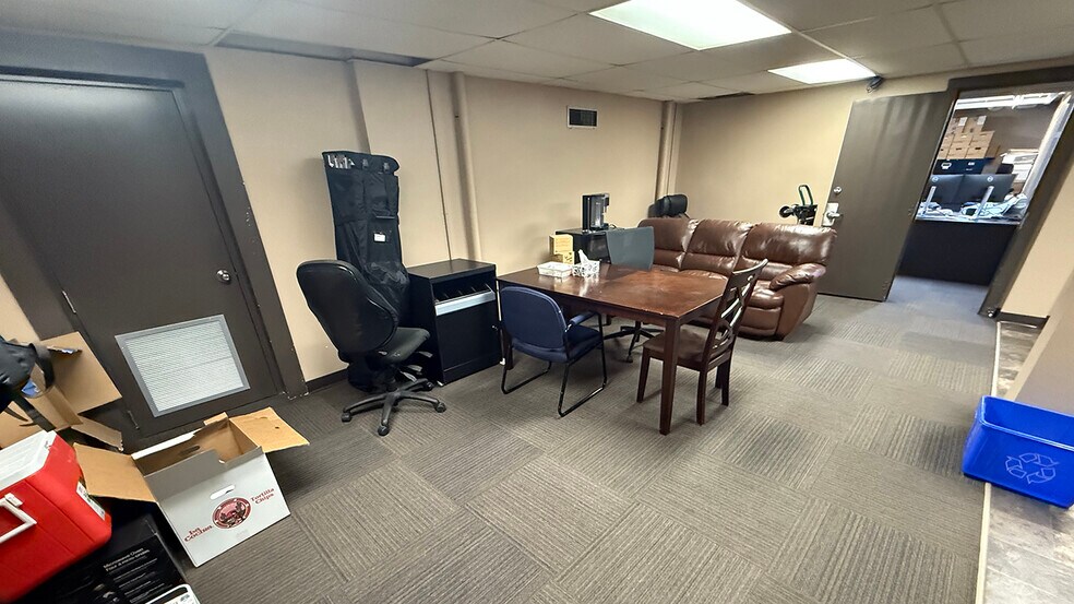 More Photos Of 1460 Corydon Av, Winnipeg Office For Lease
