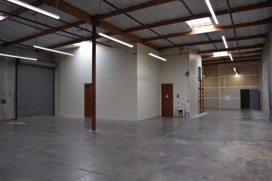 More Photos Of 572 Martin Ave, Rohnert Park Flex For Sale