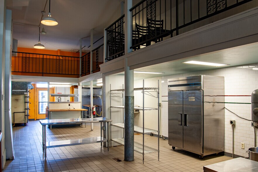 More Photos Of 21 E Main St, Walla Walla General Retail For Lease