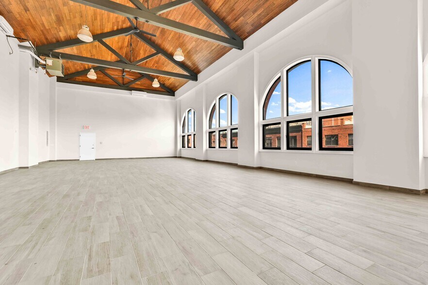 More Photos Of 405-407 Gates Ave, Brooklyn Loft Creative Space For Sale