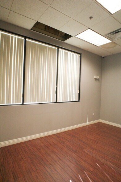 More Photos Of 6280 Spring Mountain Rd, Las Vegas Office For Lease