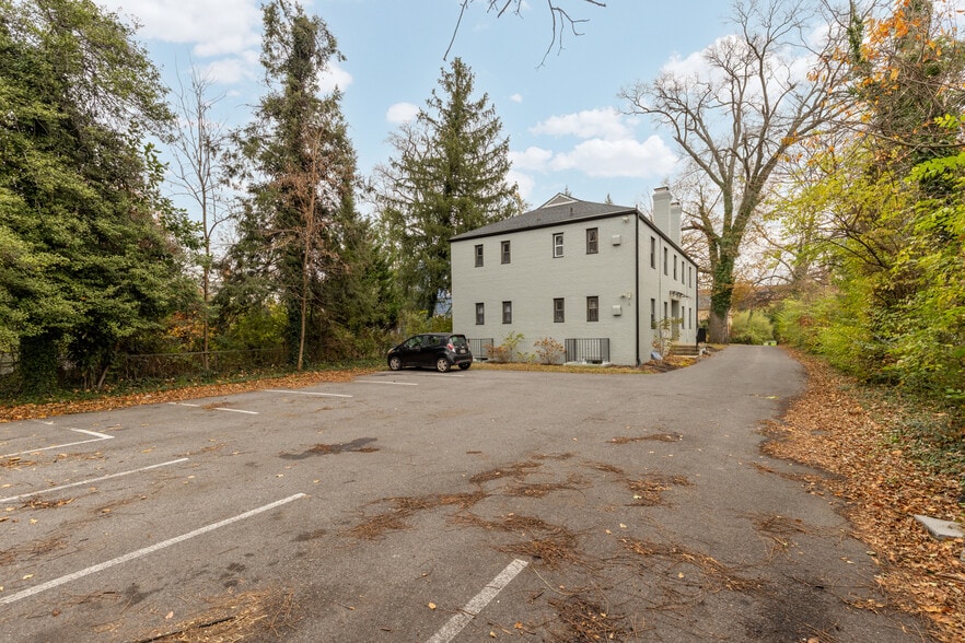 More Photos Of 7404 Columbia Ave, College Park Apartments For Sale