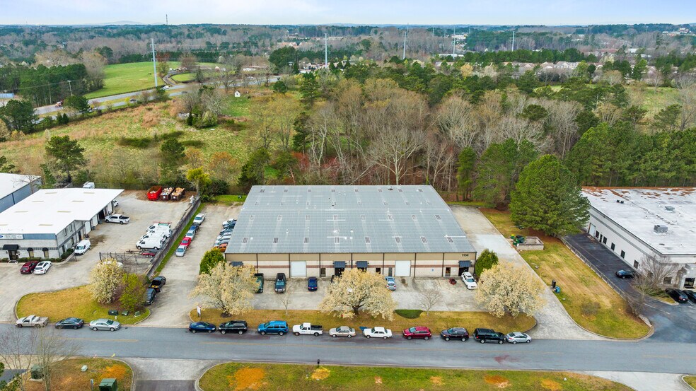 More Photos Of 1150 Alpha Dr, Alpharetta Distribution For Lease