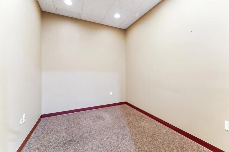 More Photos Of 180 Knights Way, Fond Du Lac Medical For Sale