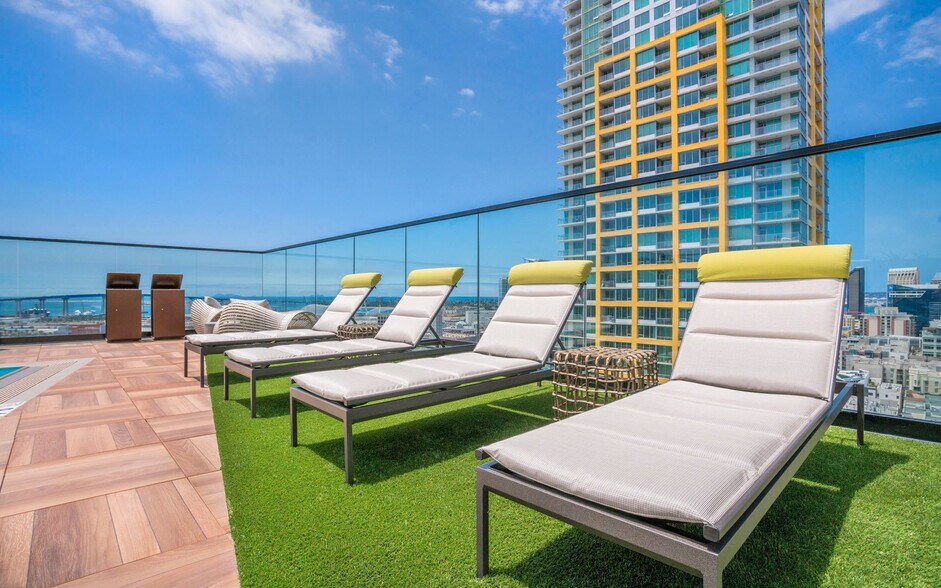 More Photos Of 1501 Island Ave, San Diego Apartments For Lease