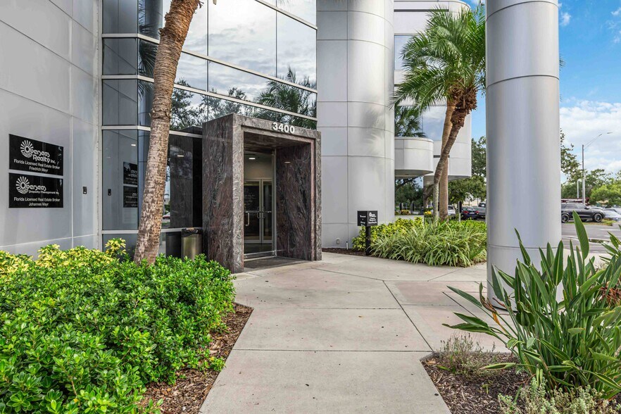 More Photos Of 3400 S Tamiami Trl, Sarasota Medical For Lease