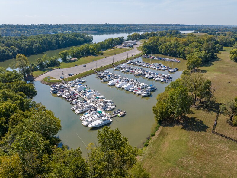 More Photos Of 4000 Utica Pike, Jeffersonville Marina For Sale