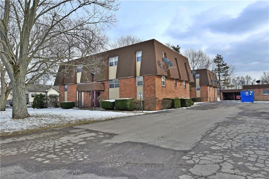 Primary Photo Of 203-205 Churchill Hubbard Rd, Youngstown Apartments For Sale