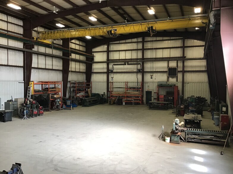 More Photos Of 450144 82nd St E, Aldersyde Manufacturing For Sale